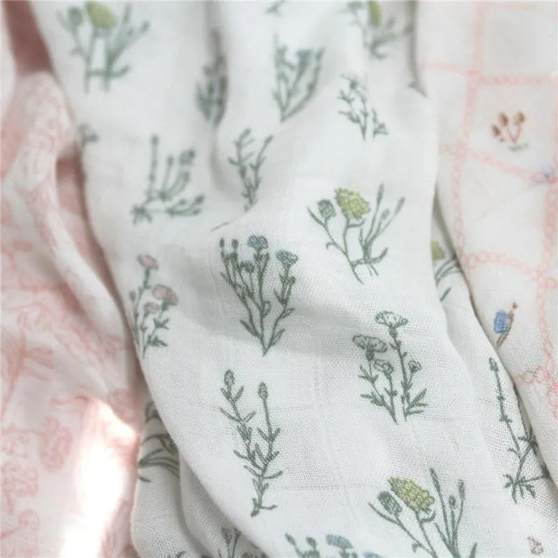 Aden + Anais - 3-Pack Swaddles - Silky Soft French, Floral  Image 3