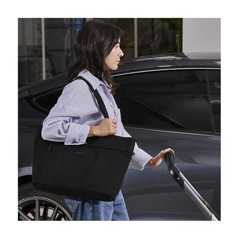 Doona - Essentials Diaper Tote Bag, Nitro Black Image 2