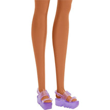 Mattel - Barbie Doll, Brown Hair Image 2