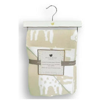 Piccolo Bambino - Jacquard Reversible Blanket On Wooden Hanger Beige Image 2