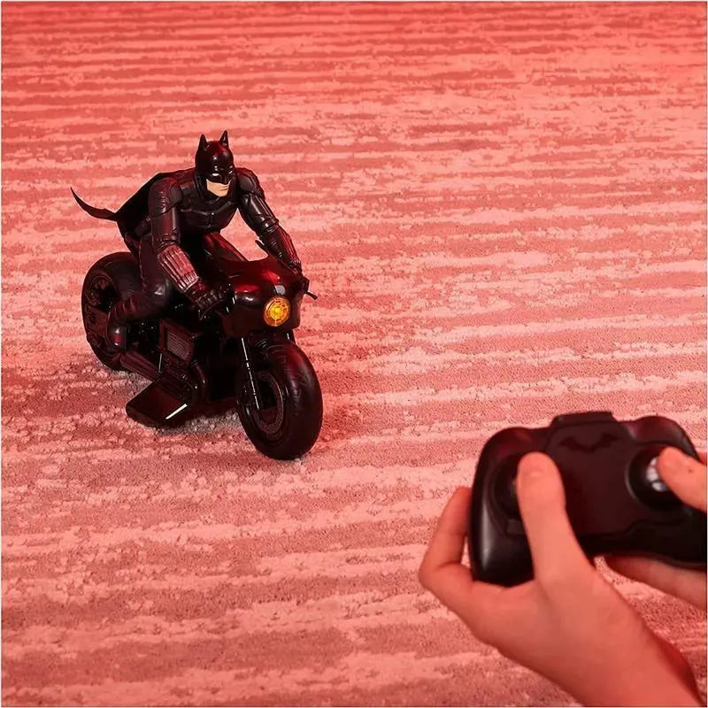 Spin Master Batman Batcycle Movie RC with Batman Rider Image 8